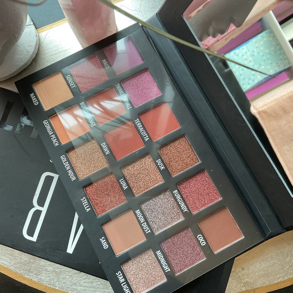 KAB Day and Night Palette
